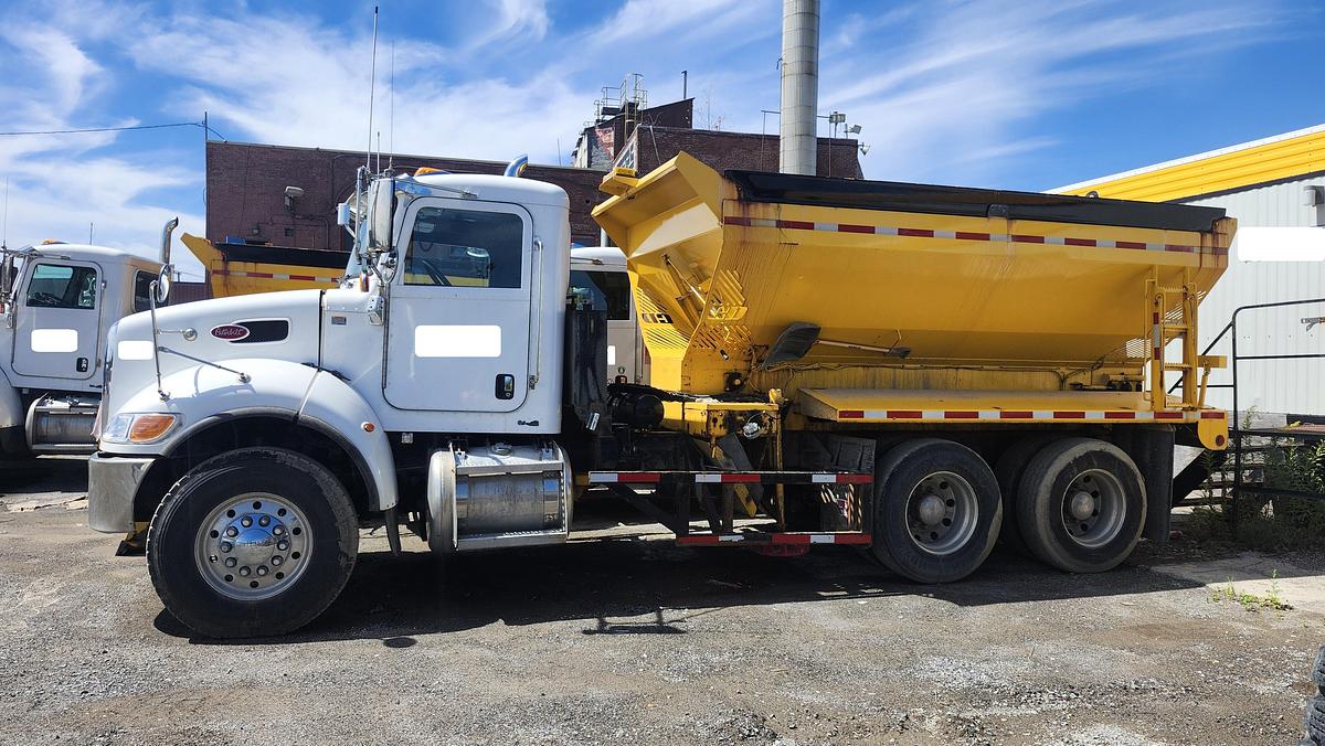 Used 2018 Peterbilt 348