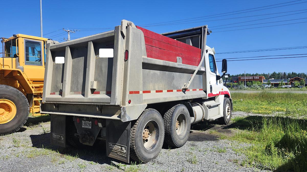 Used 2017 Freightliner Cascadia 125