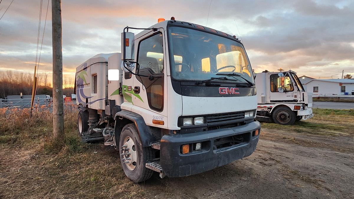 Used 2004 Elgin Whirlwind