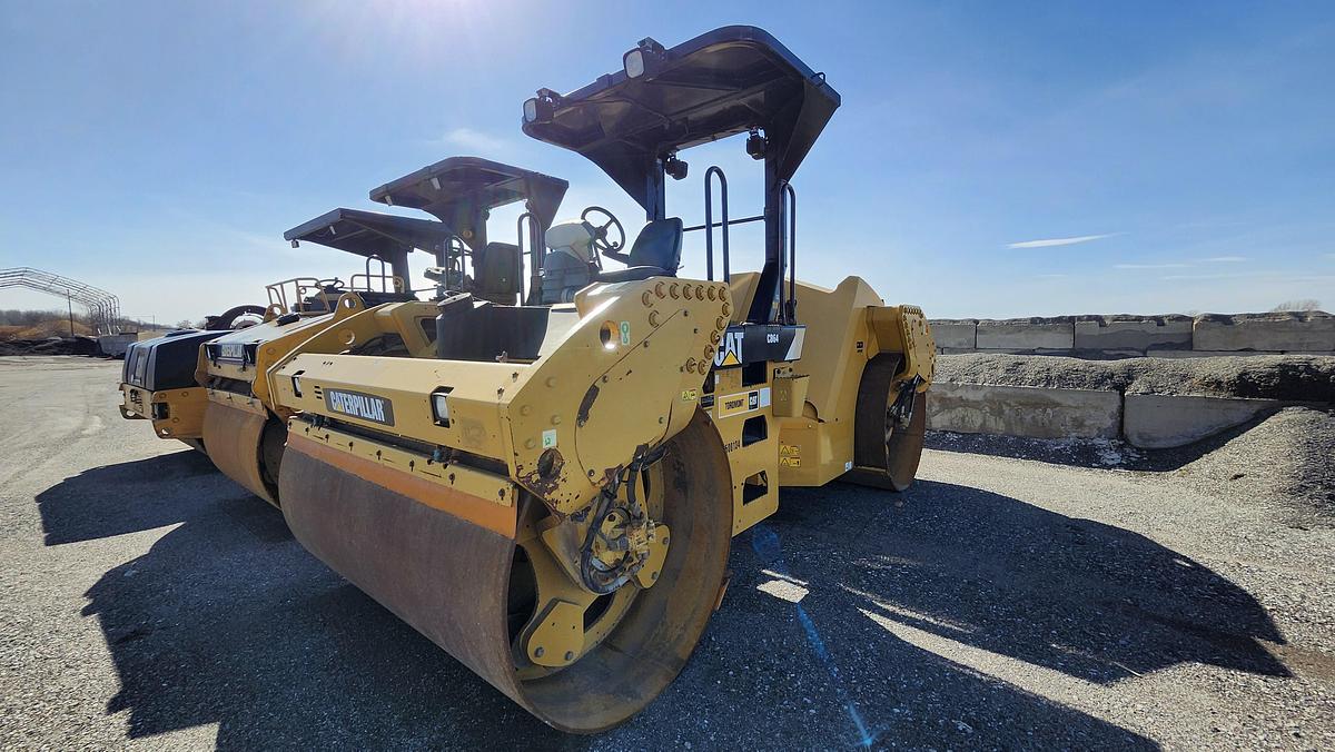 Used 2014 Caterpillar CB64