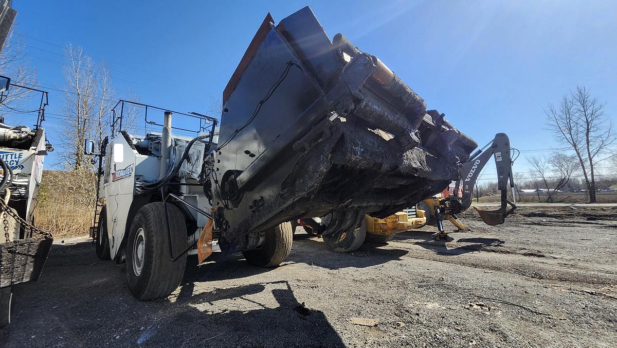 Used 2010 Roadtec SB2500D