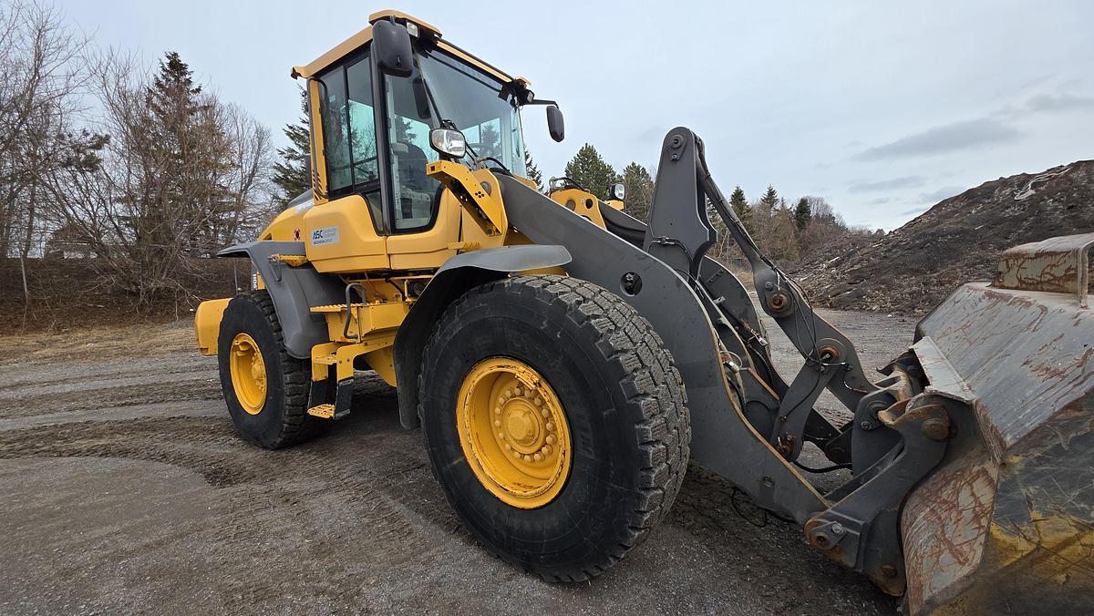 Used 2015 Volvo L90H