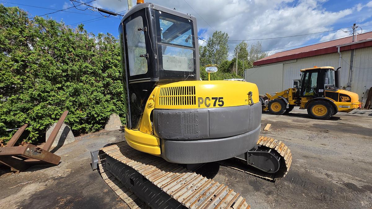 Used 1996 Komatsu PC75UU-2E