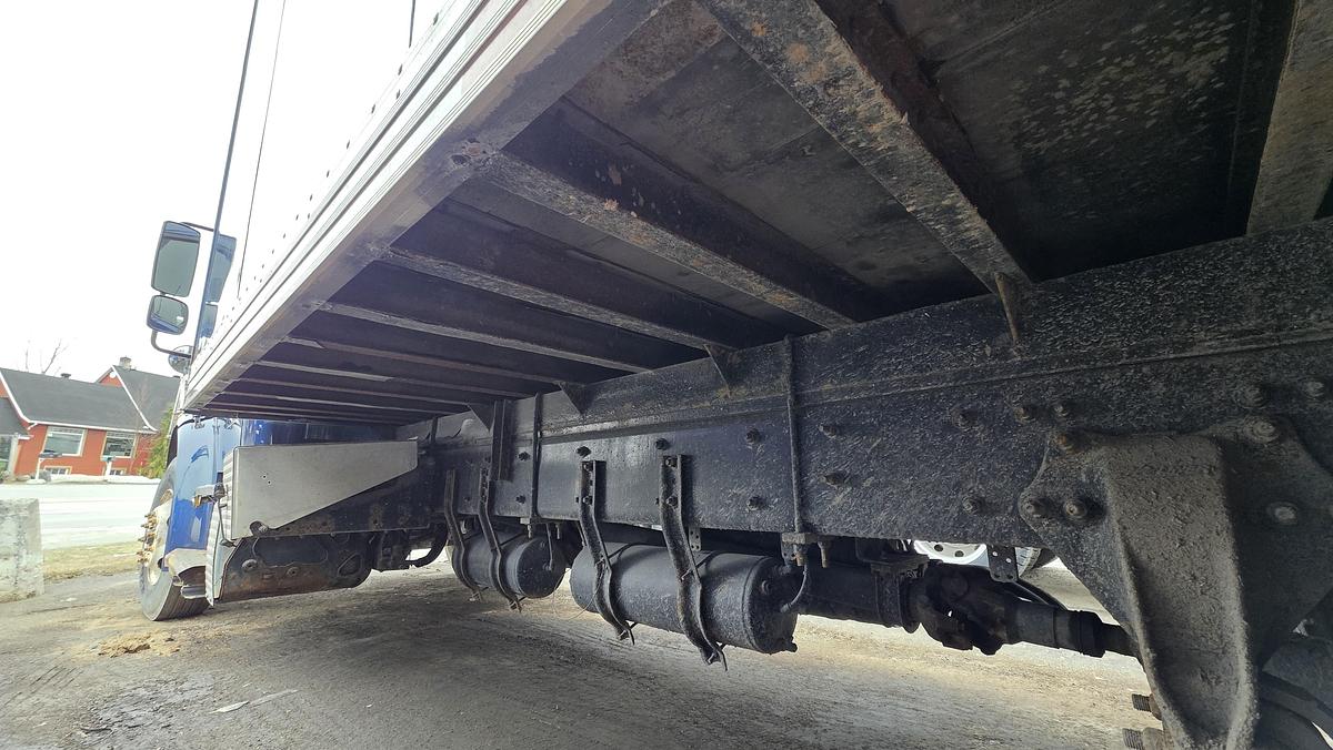 Used 2016 Freightliner Cube 22 feet