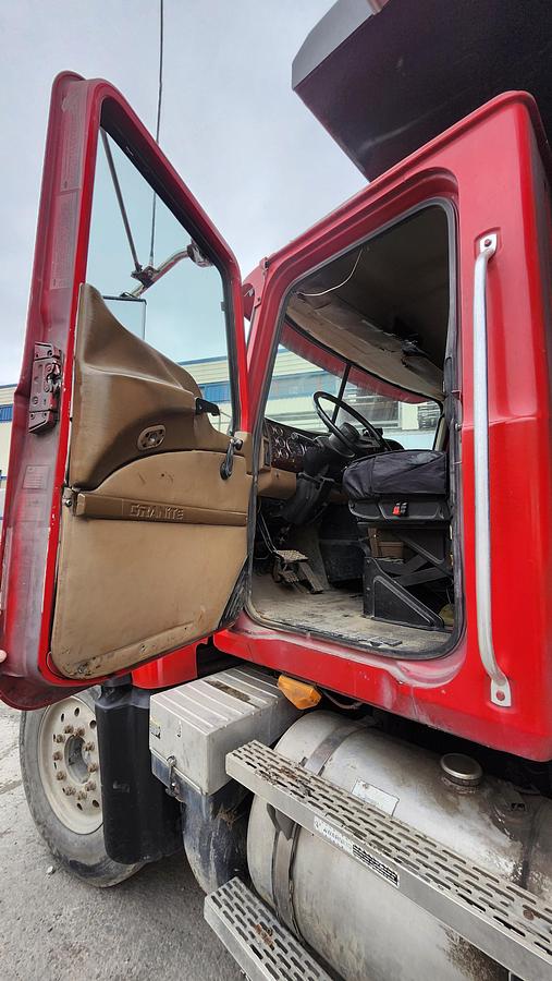 Used 2005 Mack Granite