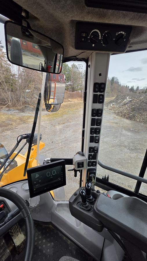 Used 2018 Volvo L110H