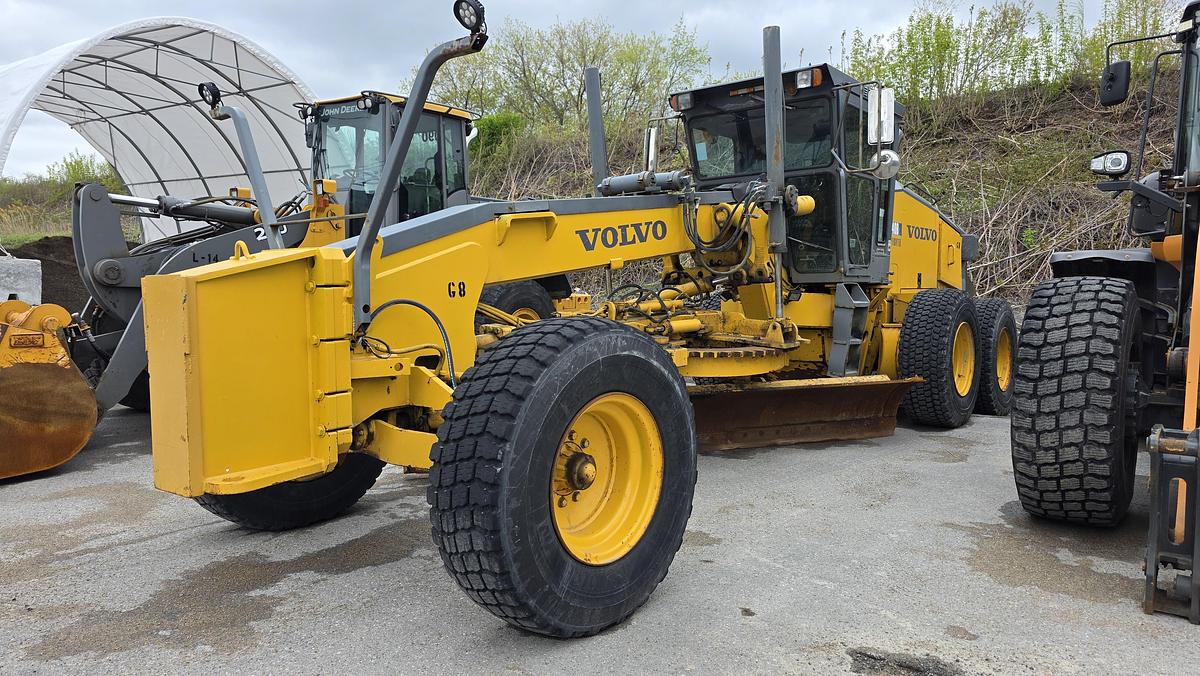 Used 2006 Volvo G740B