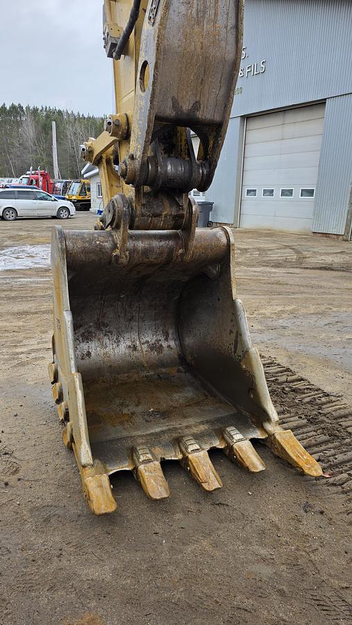 Used 2016 Caterpillar 330F