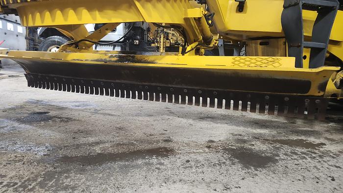 Used 2003 Volvo G720B