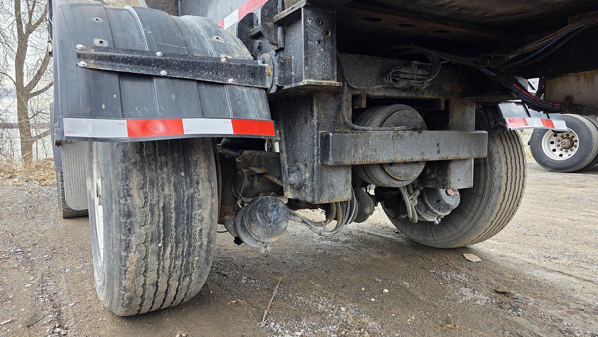 Used 2020 Trout River 4 axles Live Bottom