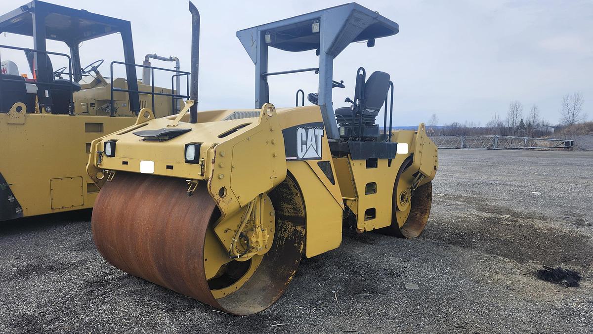 Used 2003 Caterpillar CB-534D