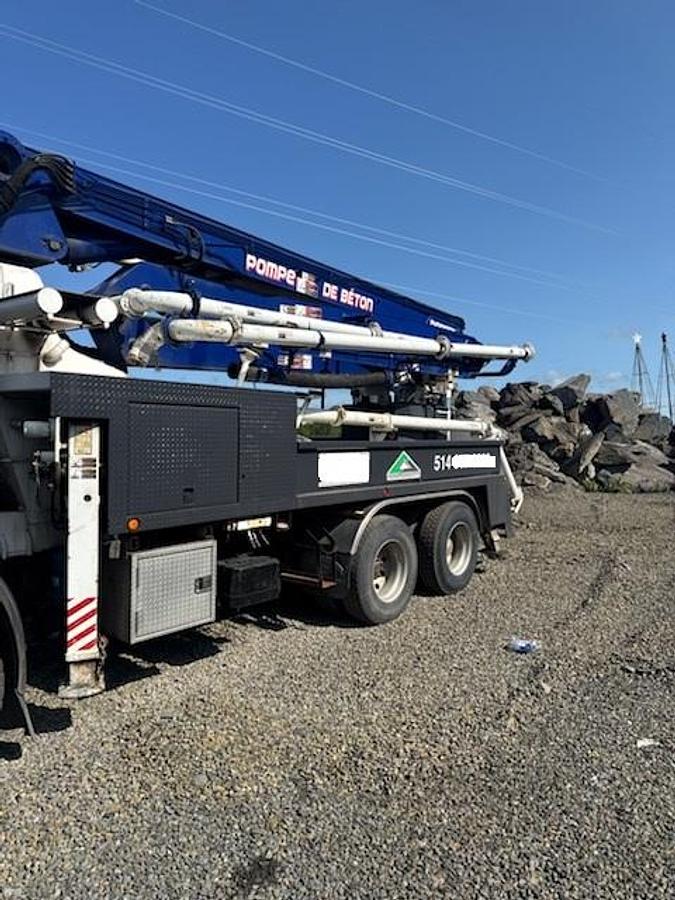 Used 1996 Putzmeister 28m on 2001 Volvo