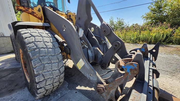 Used 2005 Volvo L90E