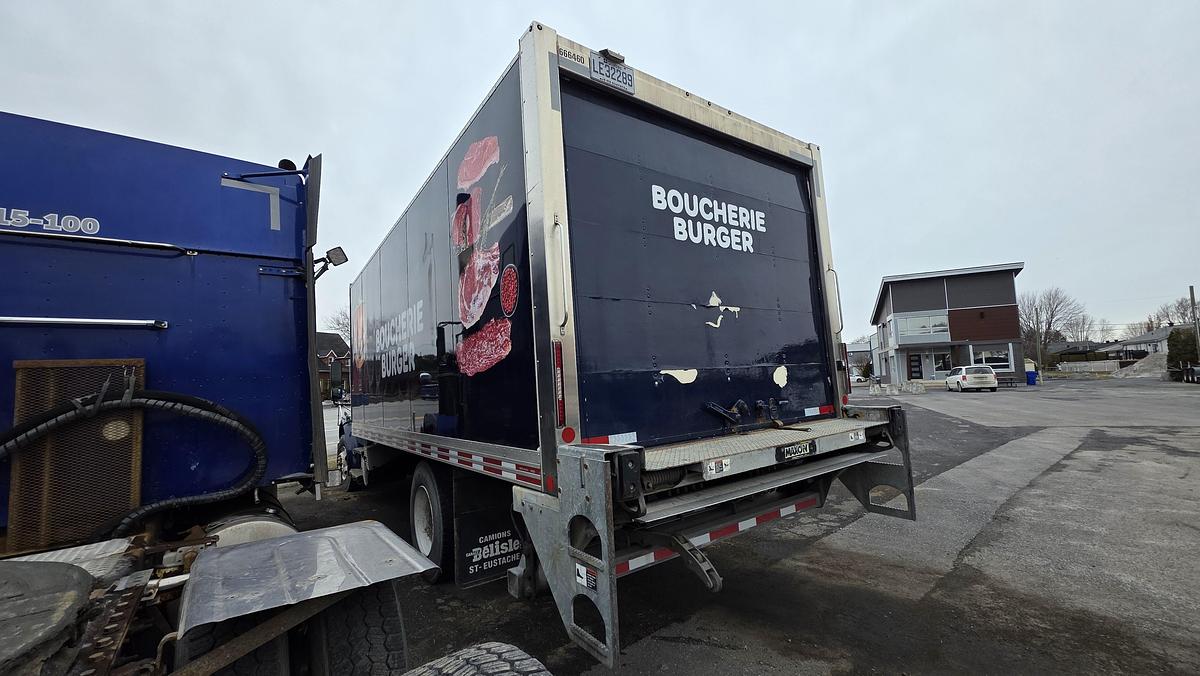 Used 2016 Freightliner Cube 22 feet