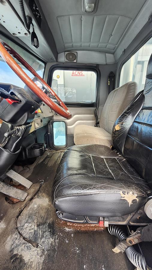 Used 2009 Peterbilt 348