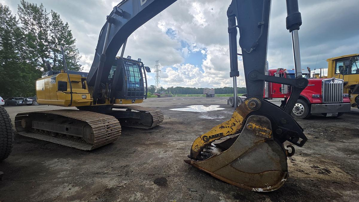 Used 2018 John Deere 210G