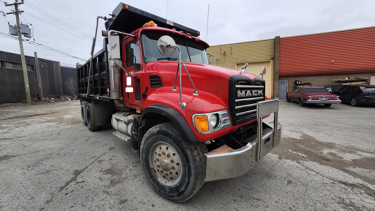 Used 2005 Mack Granite