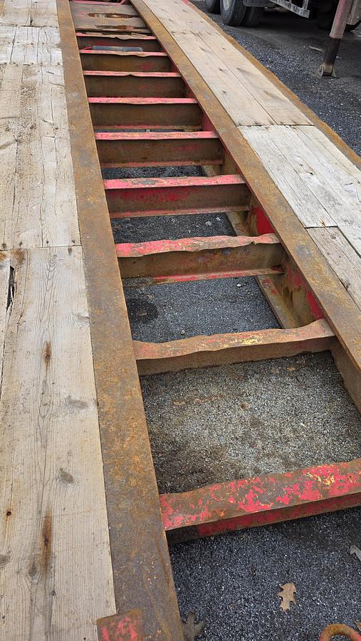 Used 2011 Pitts 24 Feet / 3 axles Lowboy