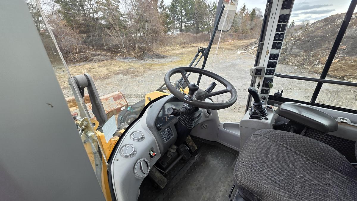 Used 2013 Volvo L90G