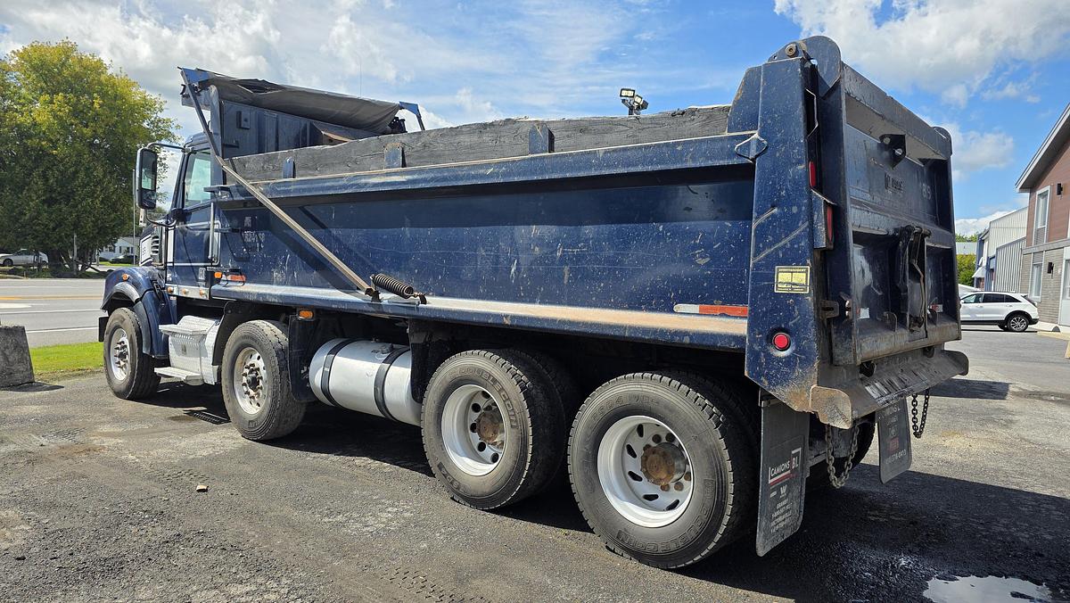 Used 2012 Freightliner Coronado