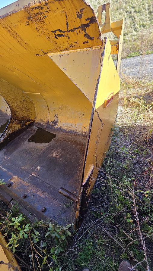 Used CAT 11 Feet Bucket With Snow Box