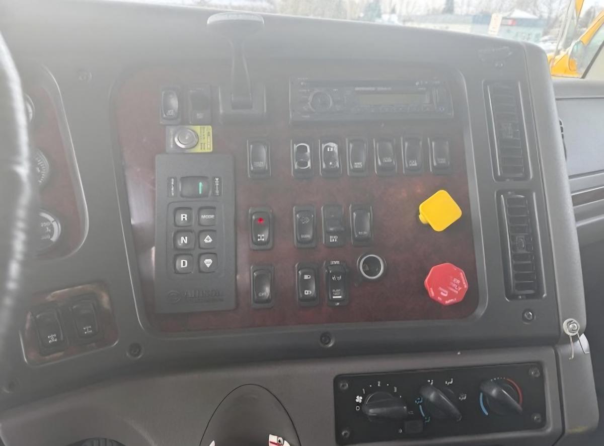 Used 2017 Freightliner SD112