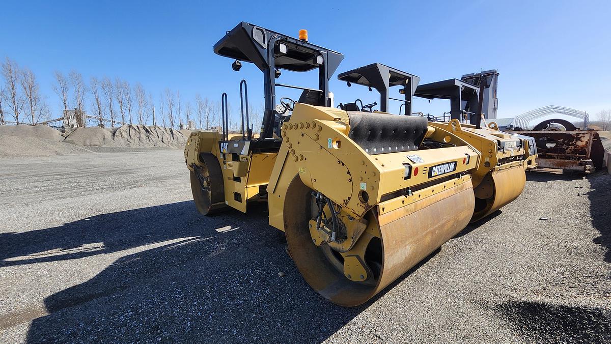 Used 2014 Caterpillar CB64