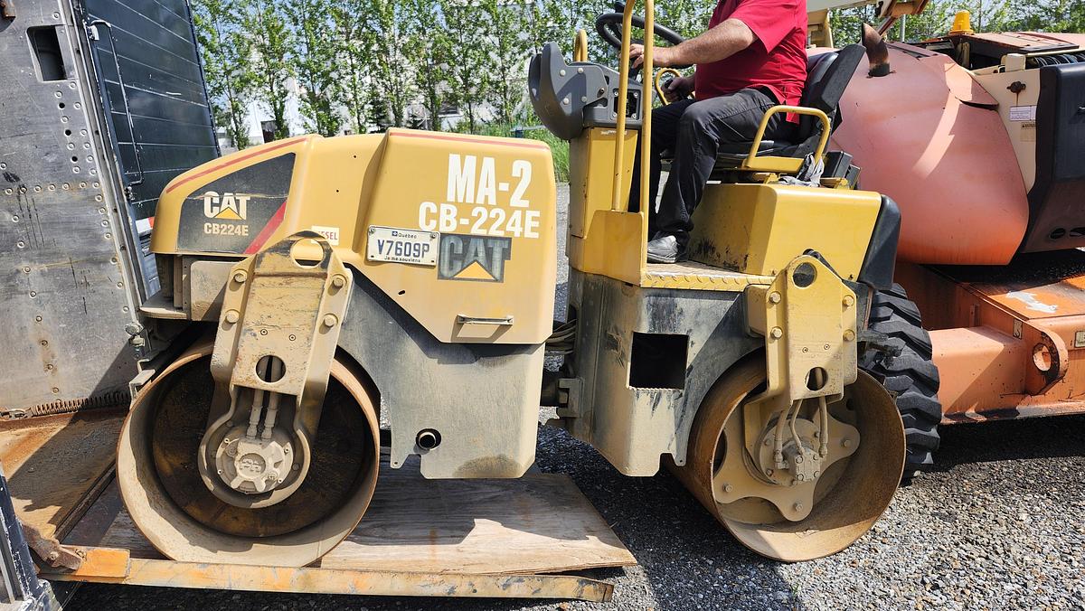 Used 2008 Caterpillar CB-224E