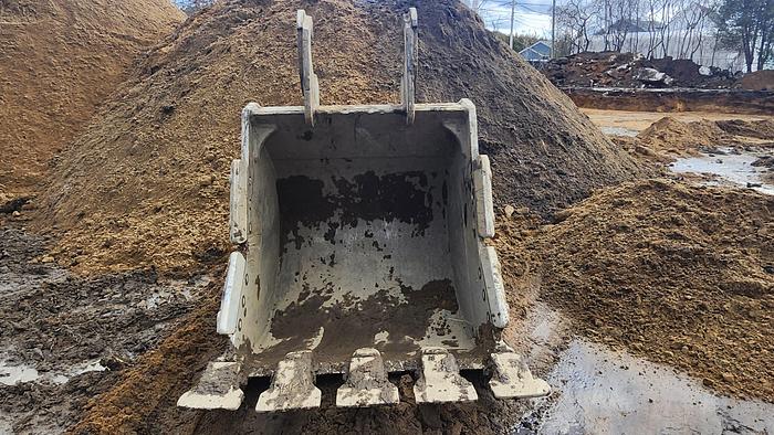 Used 2020 Case CX220C