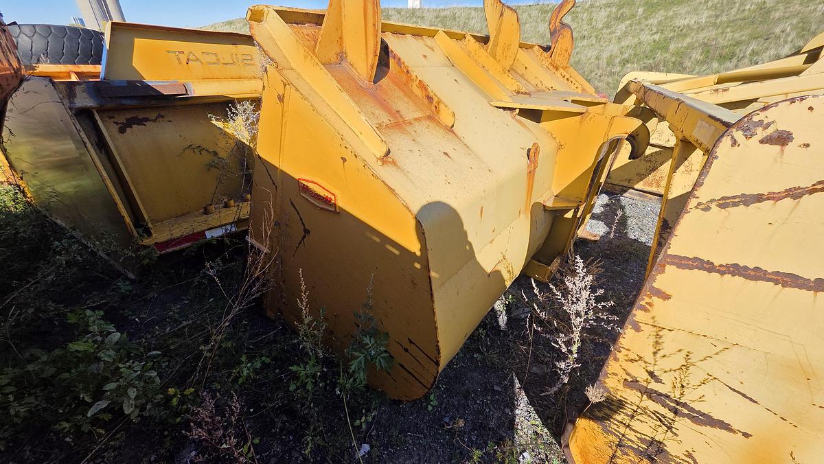Used CAT 11 Feet Bucket With Snow Box