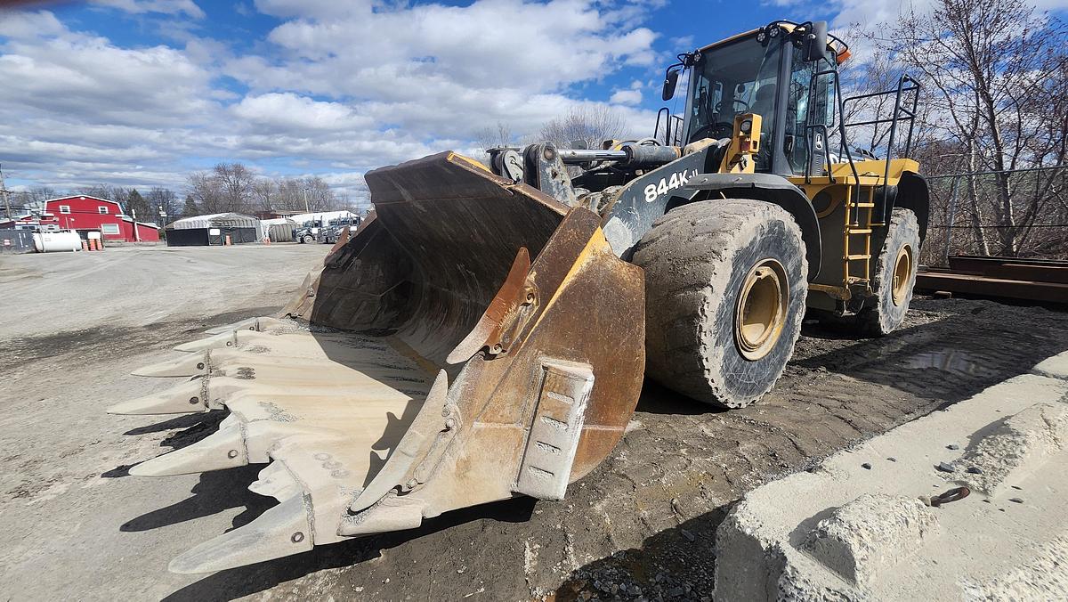 Used 2016 John Deere 844K-II