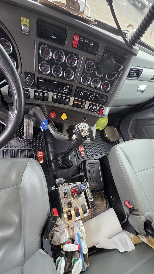Used 2018 Kenworth T880