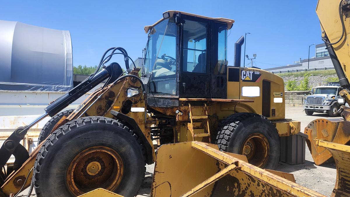 Used 2012 Caterpillar 930
