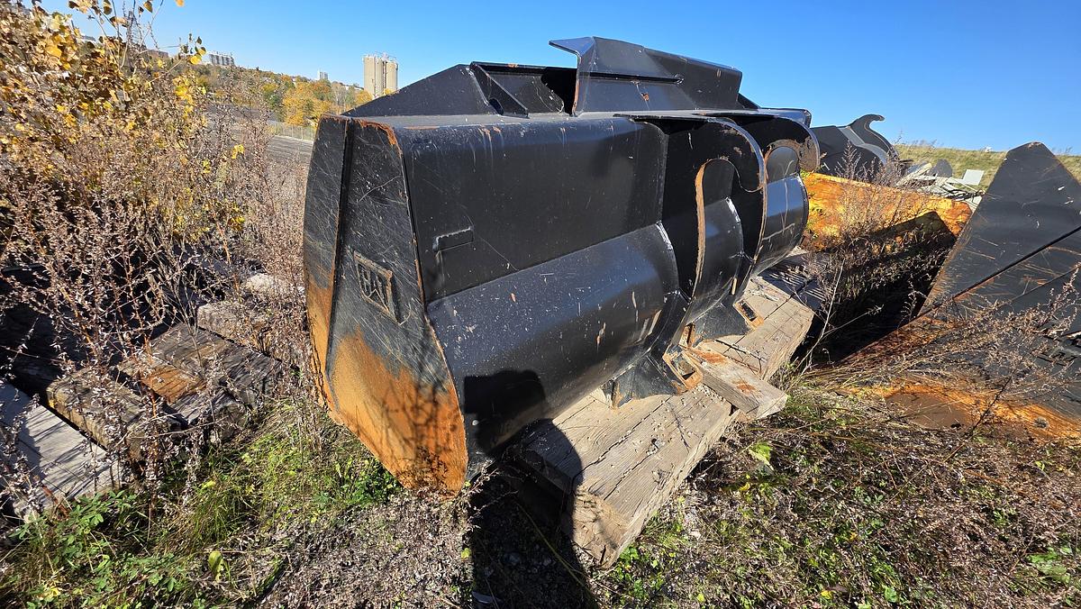 Used 100 in Caterpillar Bucket