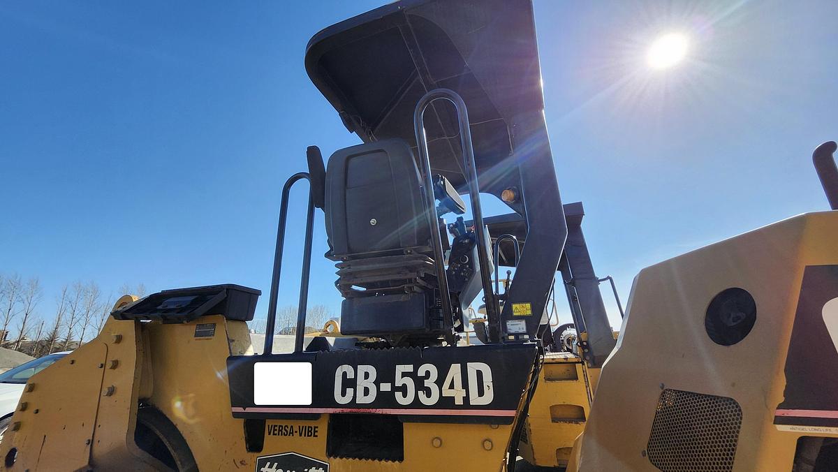 Used 2006 Caterpillar CB-534D