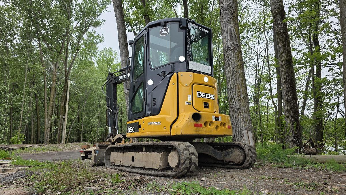 Used 2015 John Deere 35G