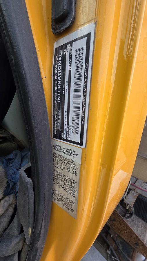 Used 2002 International 7400