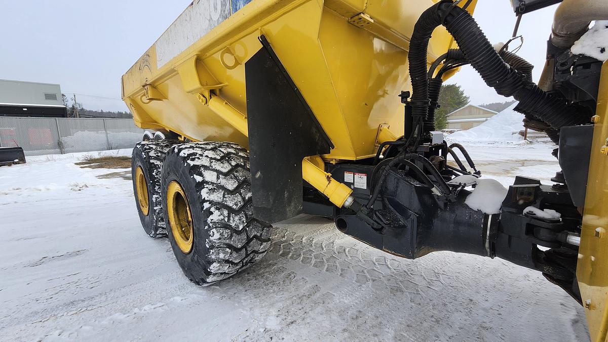 Used 2010 Komatsu HM300