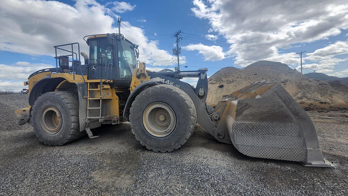 Used 2019 John Deere 844K-III