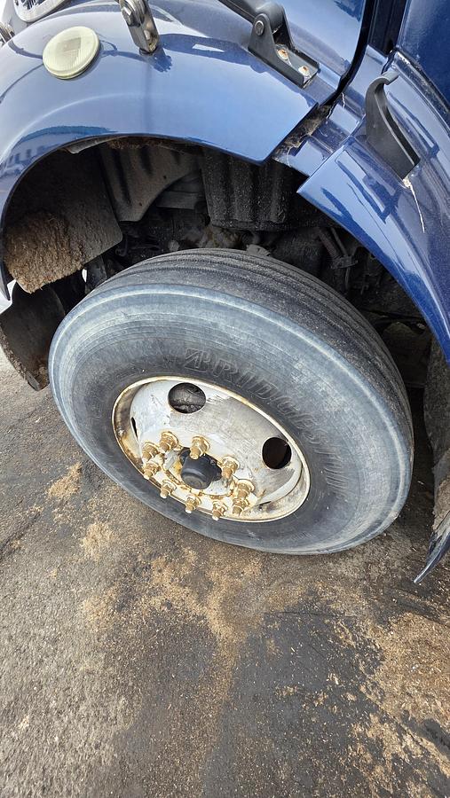 Used 2016 Freightliner Cube 22 feet