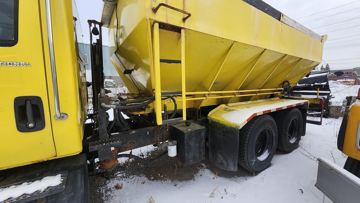 Used 2004 International 4400