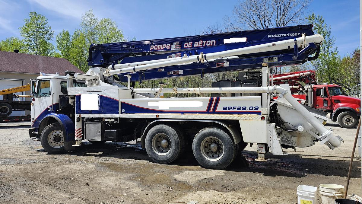 Used 1996 Putzmeister 28m on 2001 Volvo