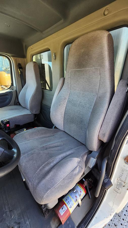 Used 2017 Freightliner Cascadia 125