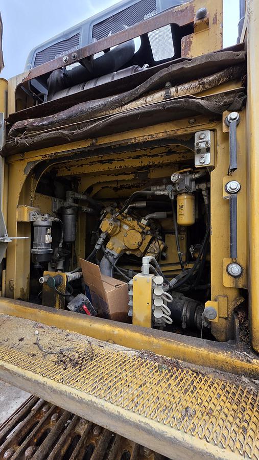 Used 2016 Caterpillar 330F