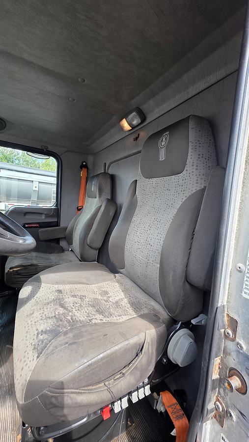 Used 2018 Kenworth T370