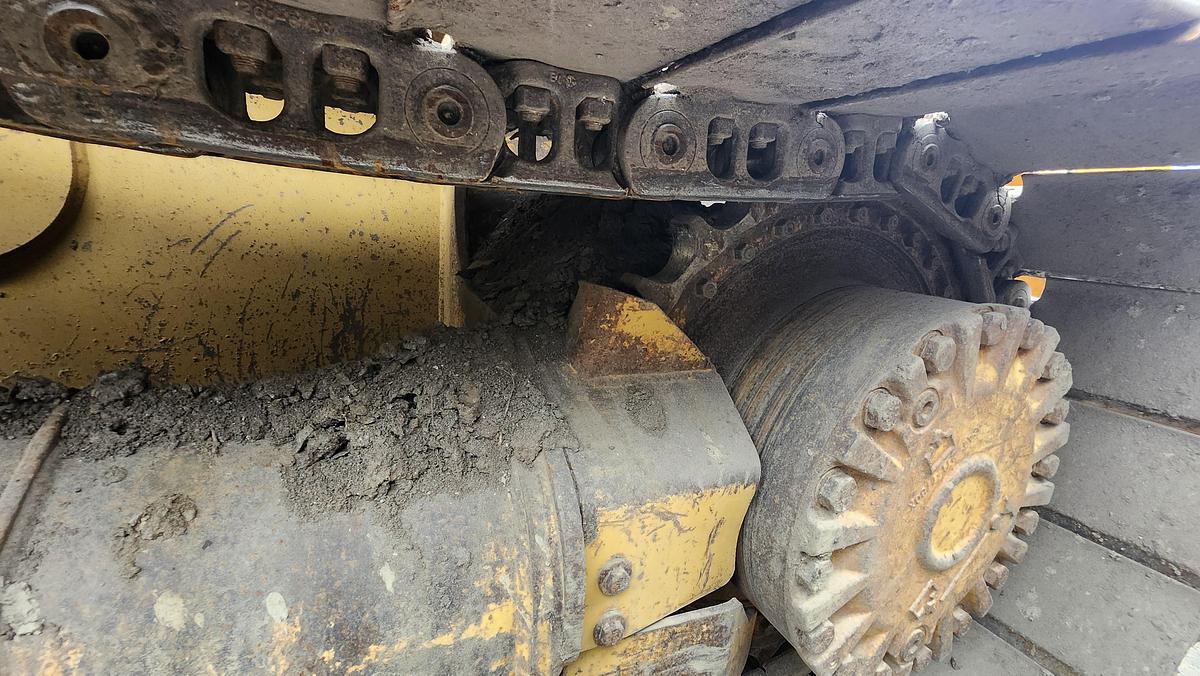 Used 2011 Caterpillar D4K LGP