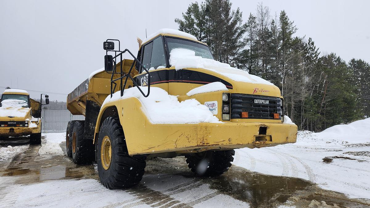 Used 2001 Caterpillar 735