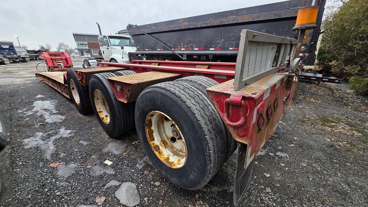 Used 2011 Pitts 24 Feet / 3 axles Lowboy