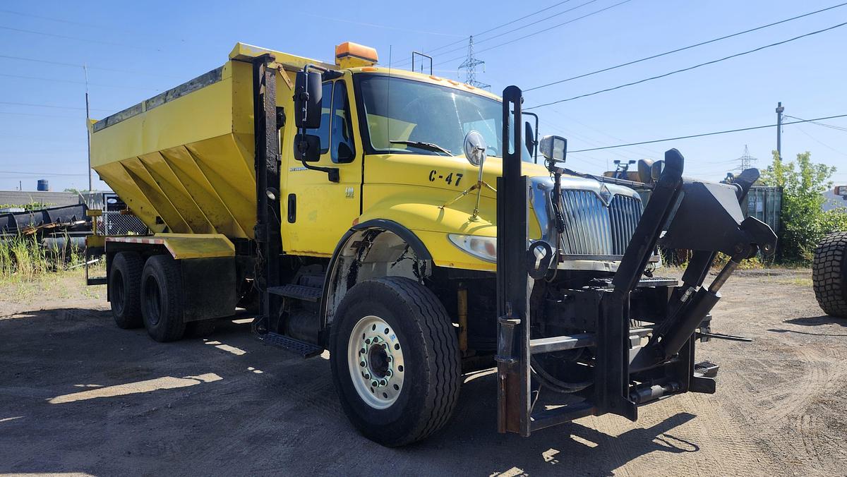 Used 2004 International 4400