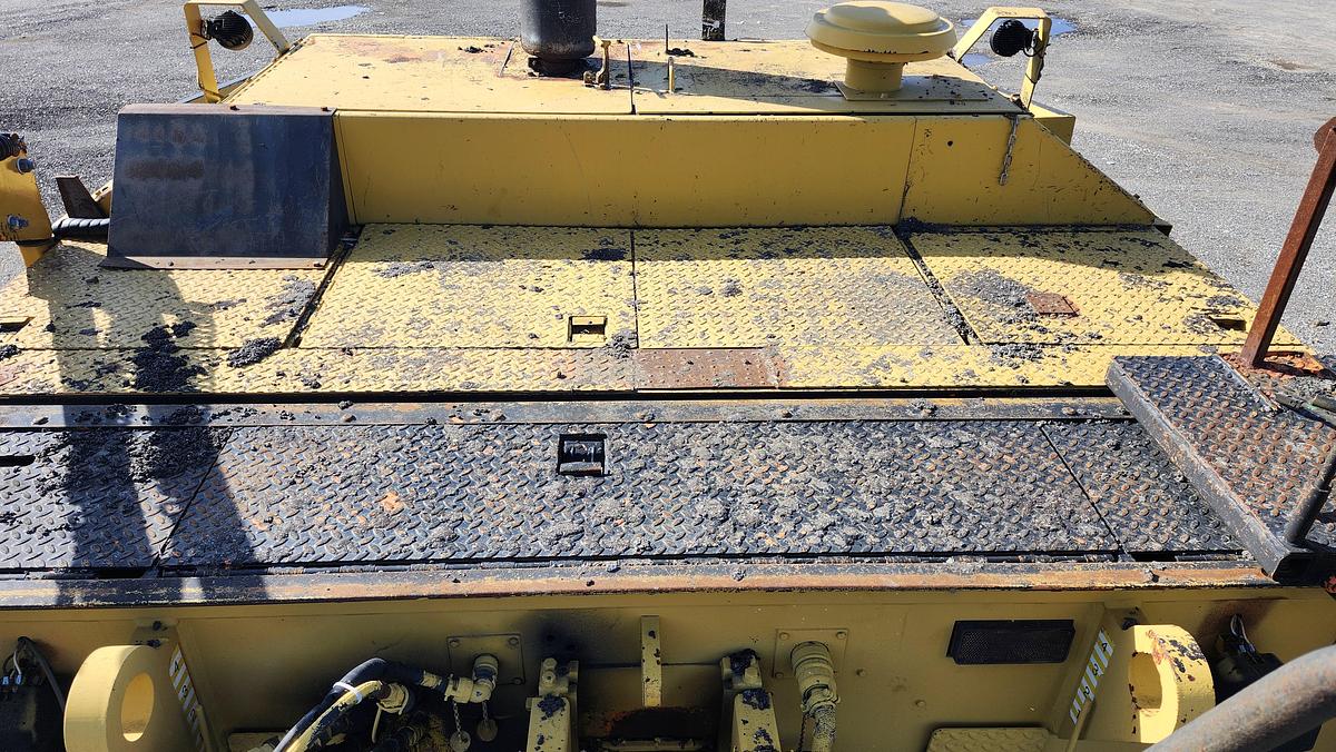 Used 1998 Caterpillar AP-1055B